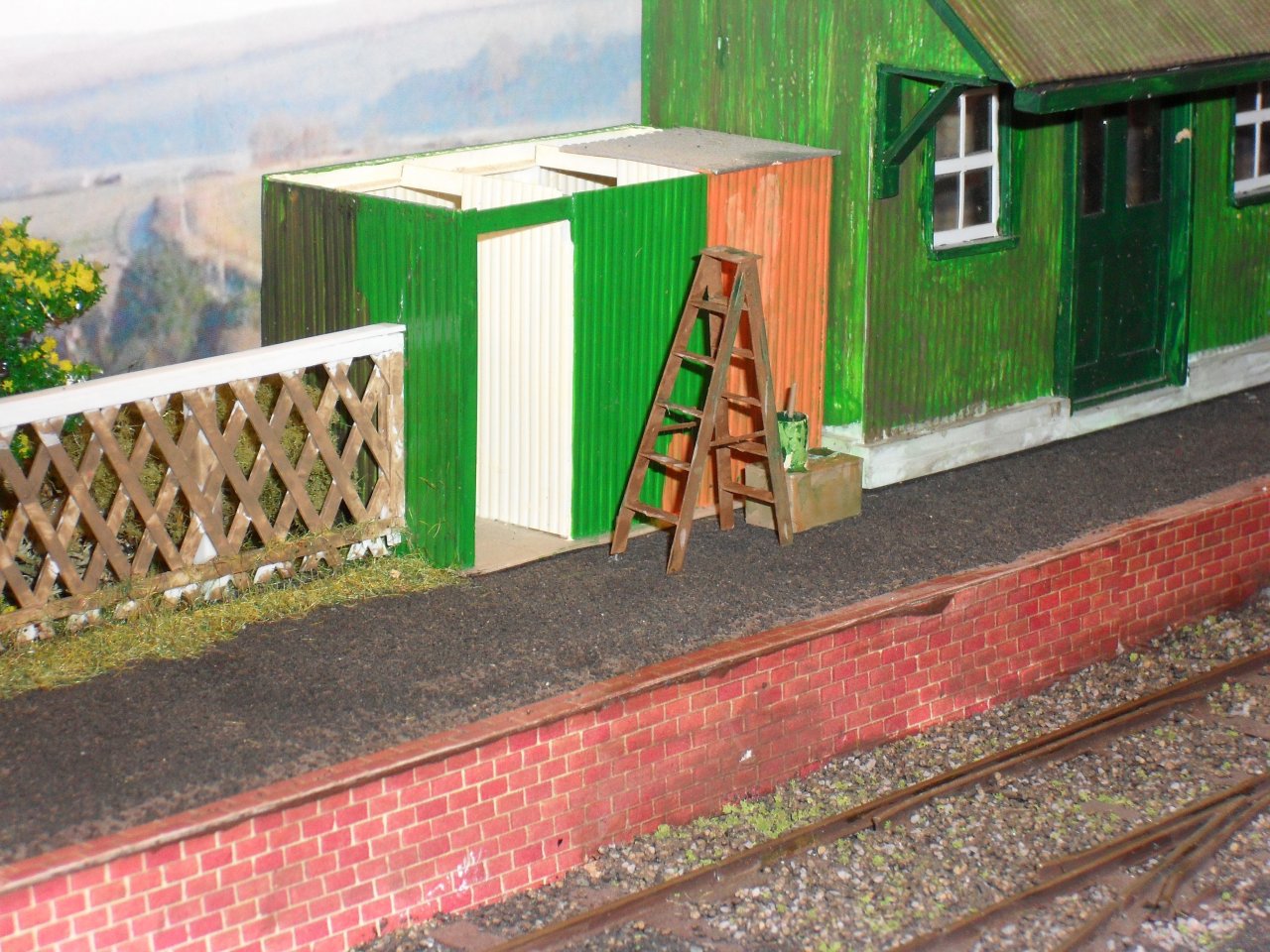 27 Painting the loo.JPG
